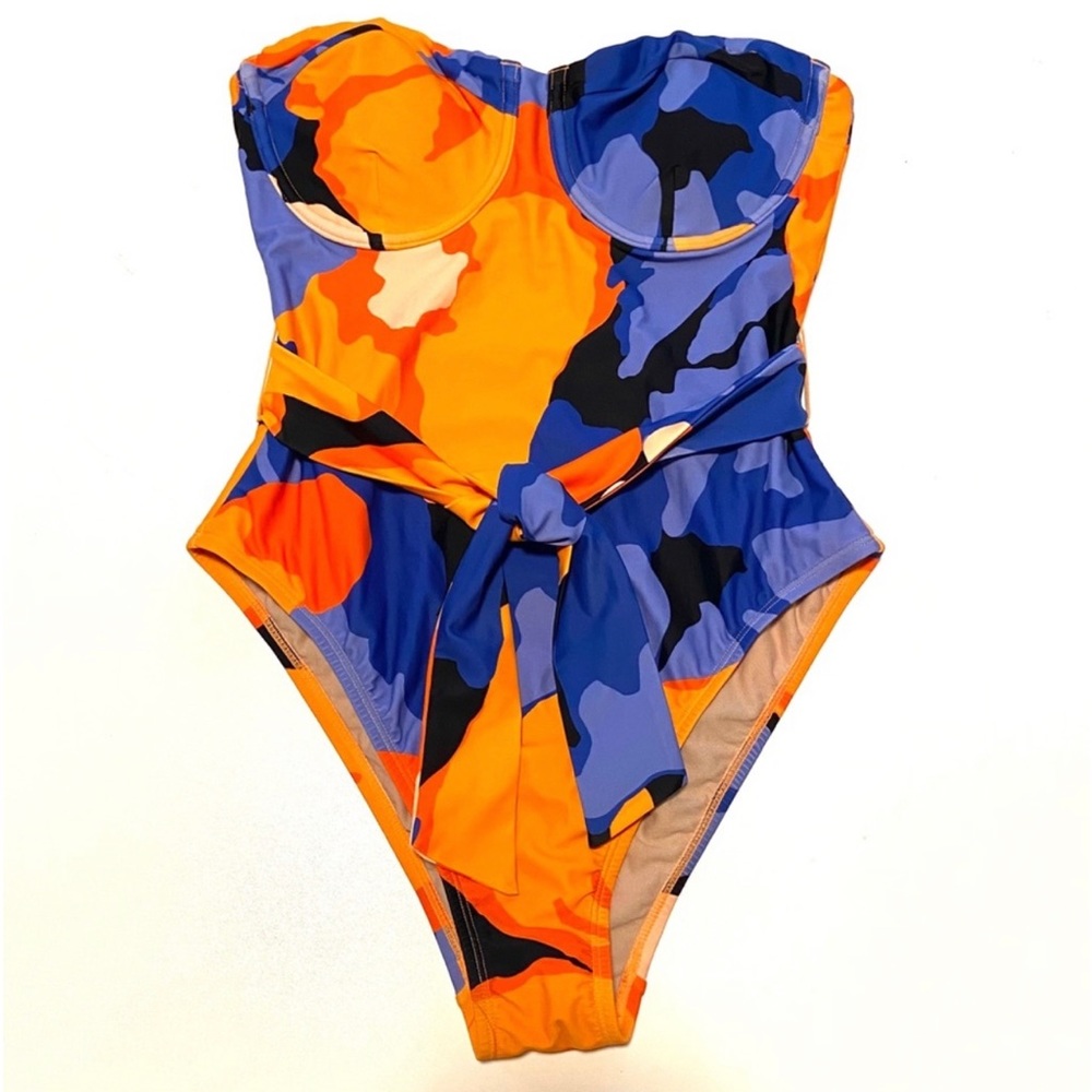 Super cute one piece !!